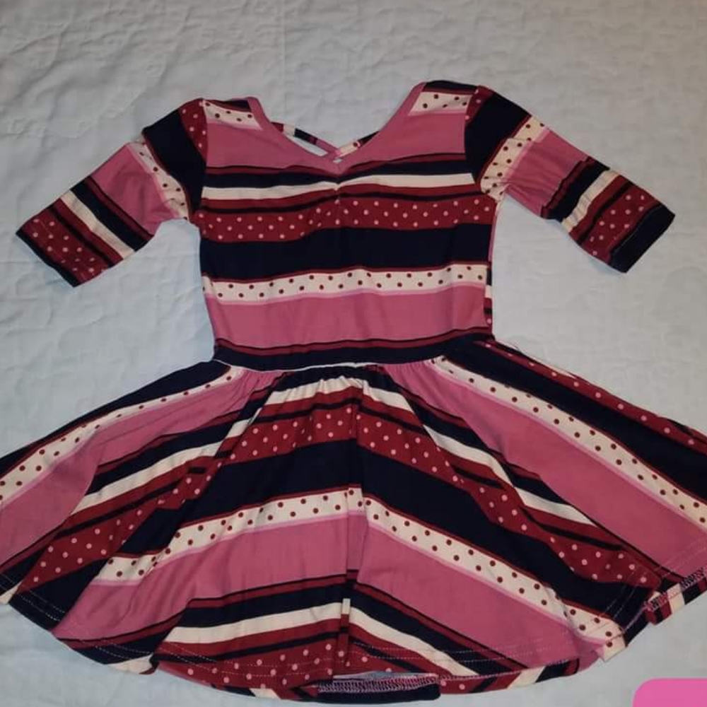 Dot-dot smile pink striped dress